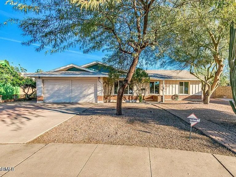 1726 E El Parque Dr — Photo 1