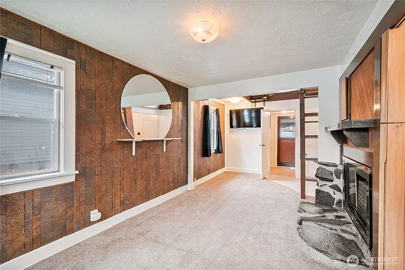 5th image of 3057 Pennsylvania Street