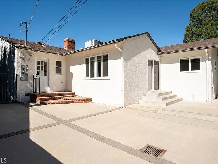 5840 Allott Ave — Photo 17