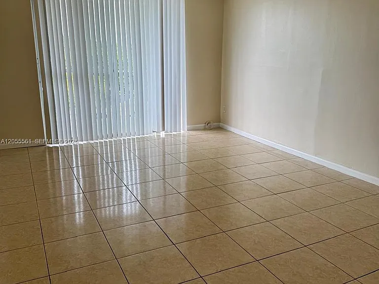 498 NW 165th Street Rd #D405 — Photo 5
