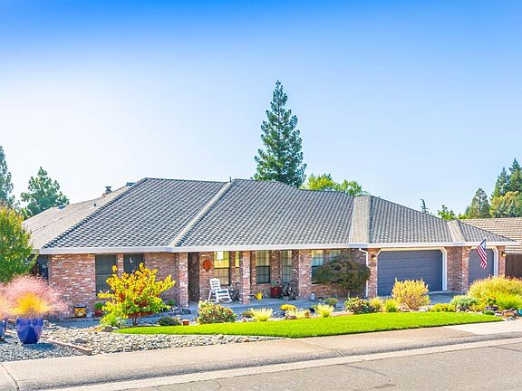 3rd image of 3944 Sweetwater Dr