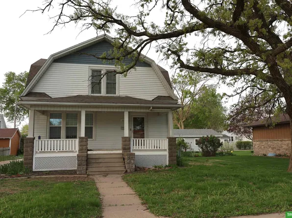 233 E Linden Ave, Fremont, NE 68025