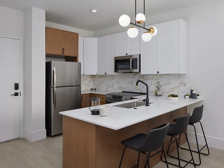 23 West — Photo 3