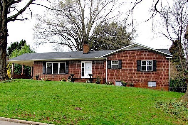 812 Kenwick