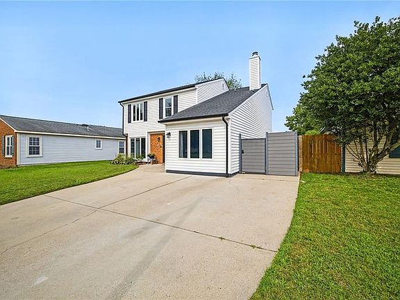 3rd image of 1215 Brookside Lndg