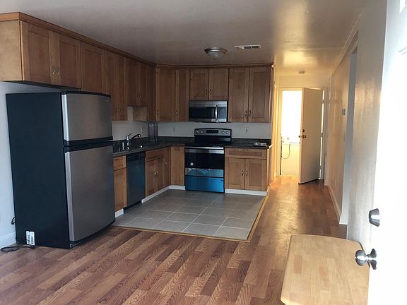 3rd image of 1201 Revere Ave #A