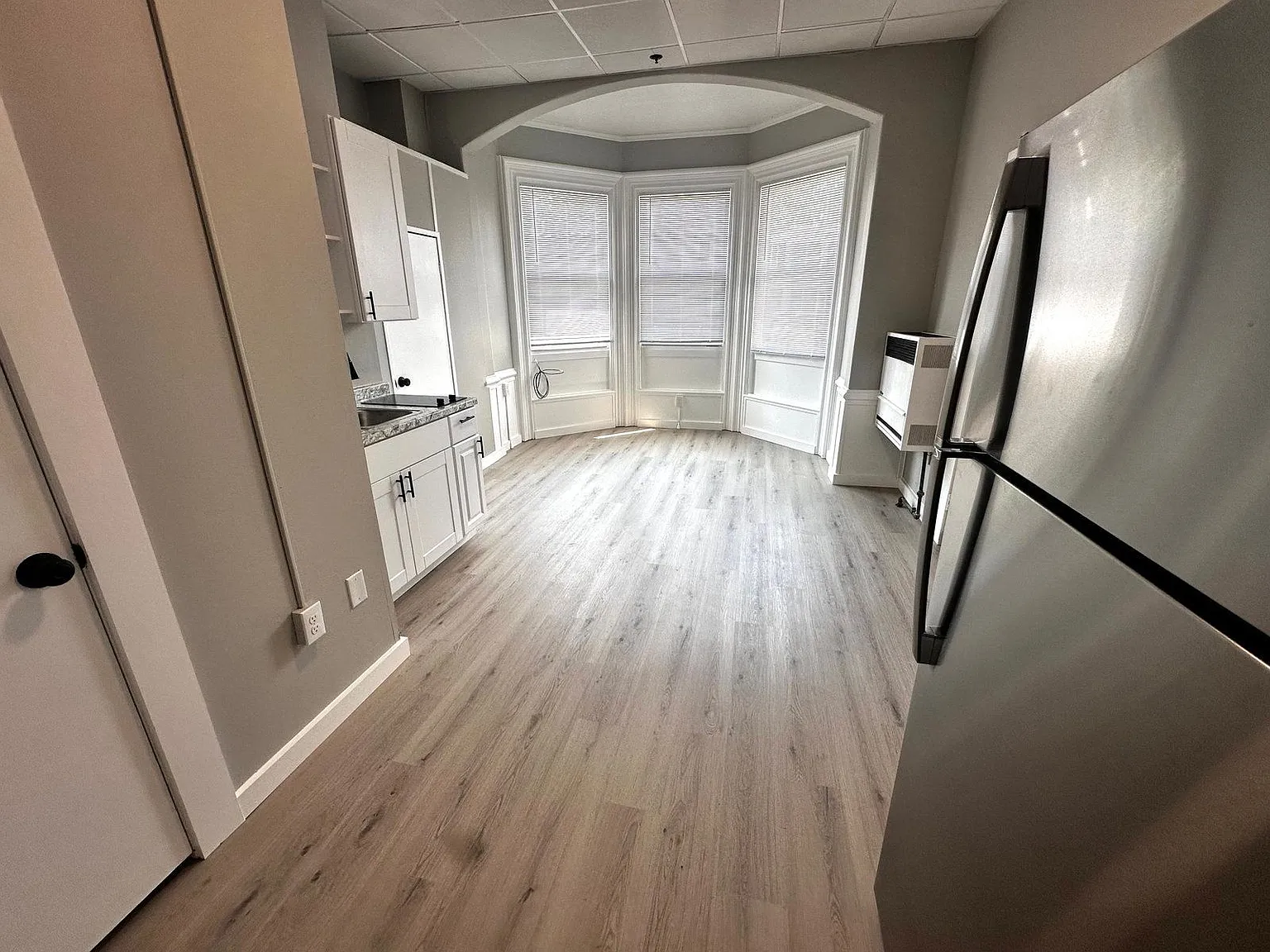 Studio, 1.0 bath, $1,295 — Photo 4