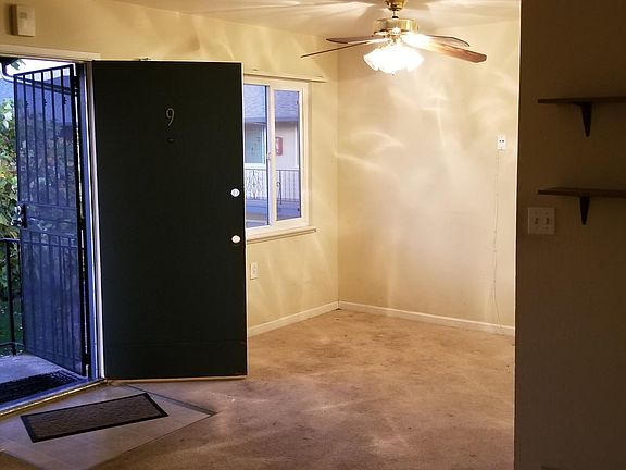 3rd image of 2991 Magliocco Dr #9