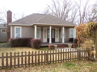 909 S Main St, Jefferson, TX 75657