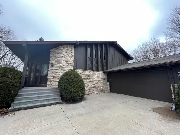 952 Starboard Ct, Oshkosh, WI 54901