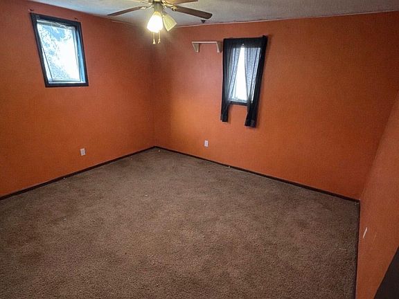 3rd image of 975 S Malang Rd