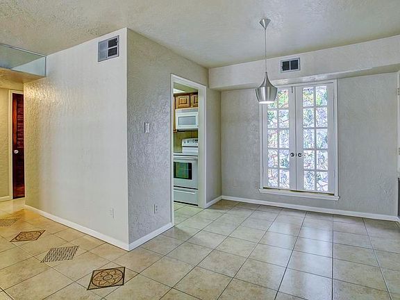 4th image of 2507 Montrose Blvd APT 55