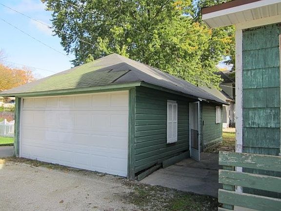 4th image of 313 E Purl St