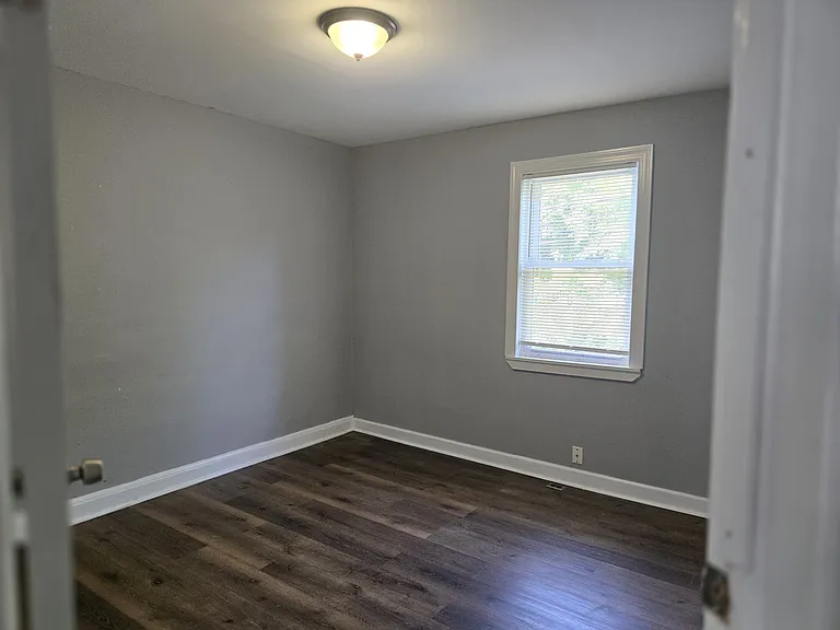 40 W Talbott St #1 — Photo 4