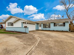 2822 Posey Dr, Irving, TX 75062