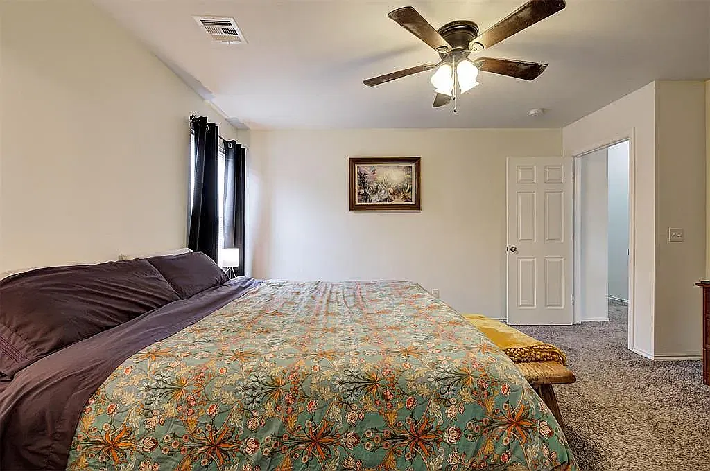 3 bed, 1415 sqft, $2,000 — Photo 2