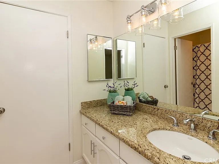 5412 Lindley Ave #117 — Photo 10
