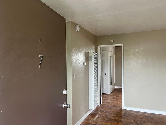 2nd image of 610 W Grand Blvd #9