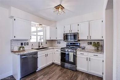 125 Sterling Dr Photo 1