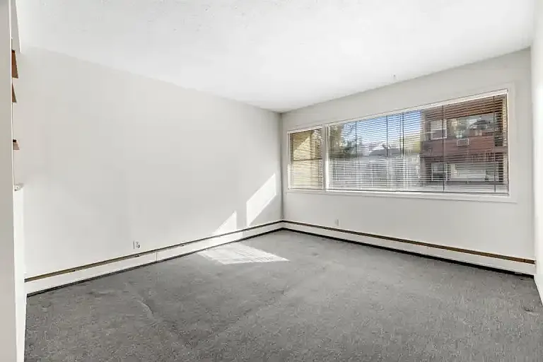 173 Procter Pl #4 — Photo 9