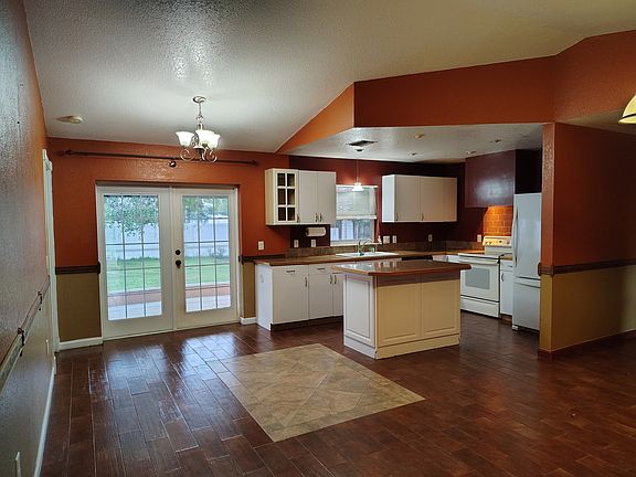5th image of 4354 Sunburst Ave