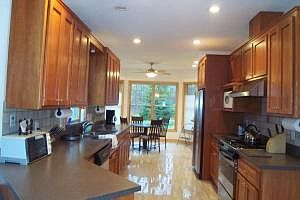 4th image of 4524 Birchmont Dr NE