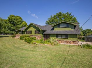 820 S 13th St, Rogers, AR 72758