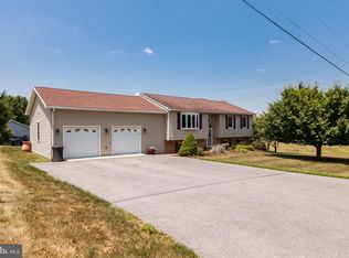 134 Tenderheart Ln, Falling Waters, WV 25419