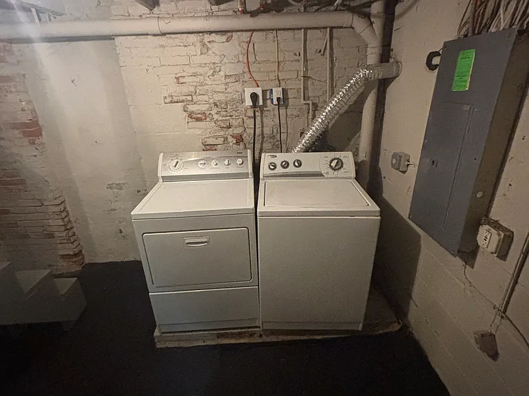 611 W Lafayette Ave — Photo 19