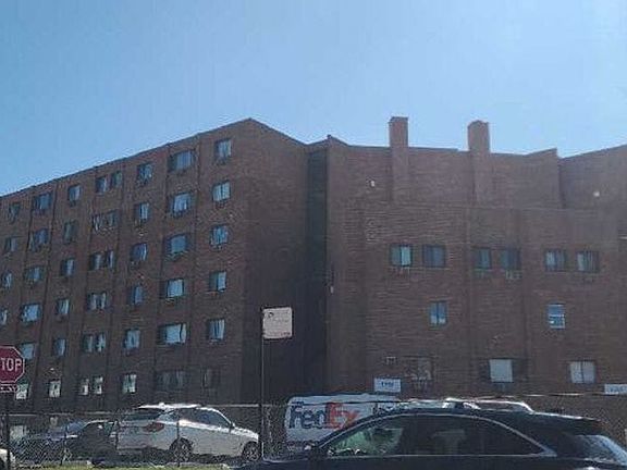 2nd image of 8439 W Catherine Ave APT 403