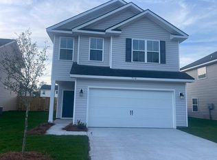 910 Grayson Ave, Hinesville, GA 31313