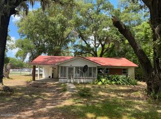 727 Cherry St, Crescent City, FL 32112