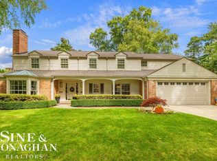 44 N Deeplands Rd, Grosse Pointe Shores, MI 48236