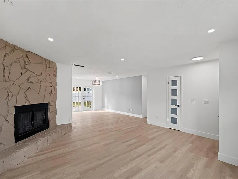 3206 Las Brisas Dr — Photo 8