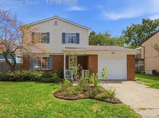 801 Meadowlark Ln, Howell, MI 48843
