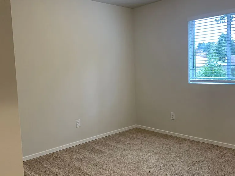 537 NE 138th Pl — Photo 28