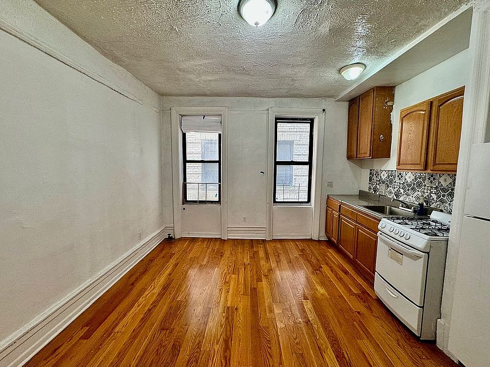 1st image of 540 Manhattan Ave #56