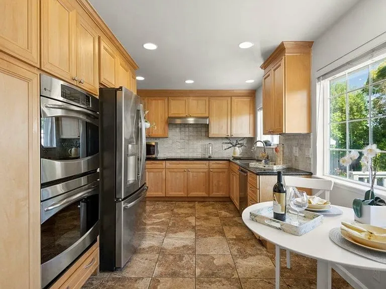 1033 W Knickerbocker Dr — Photo 8
