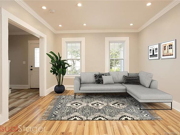 5th image of 98 Henry Ave