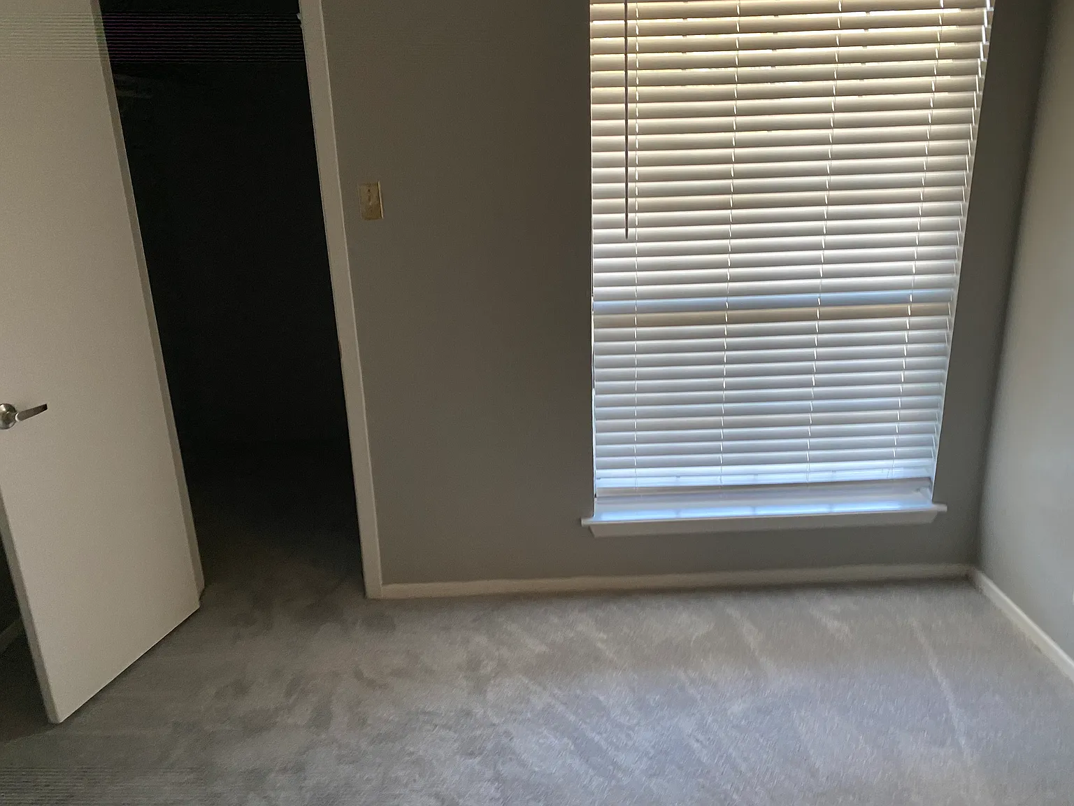 2 bed, 958 sqft, $1,600 — Photo 2