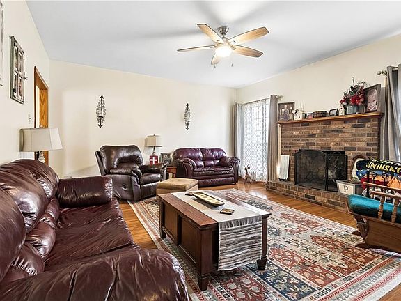 3rd image of 217 Camellia Rd