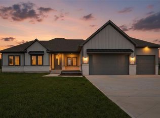 13511 Woodland Ranch Dr, Lone Jack, MO 64086