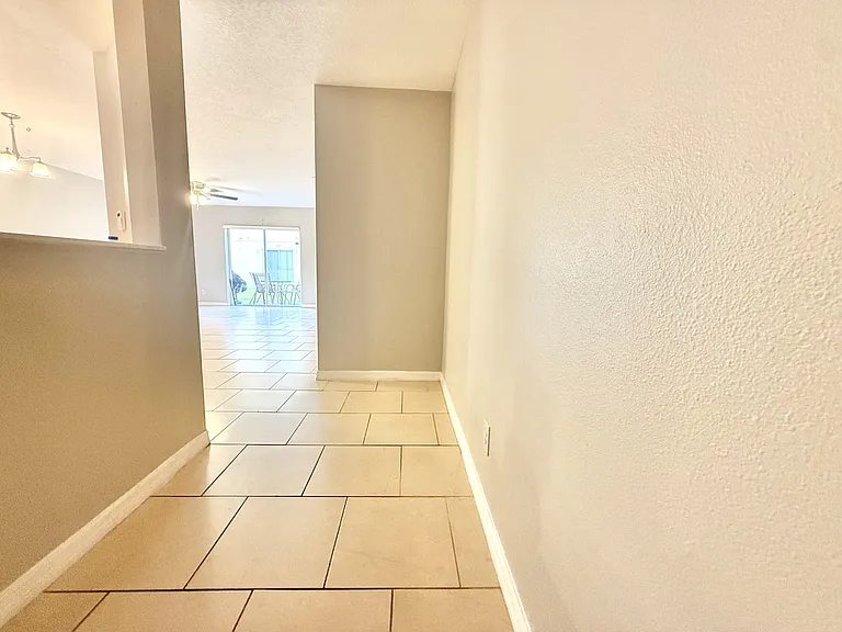 609 Cresting Oak Cir #1 — Photo 5