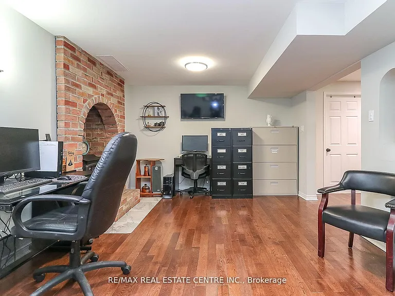 39 Cardinal St — Photo 18