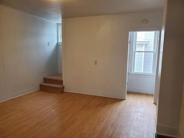 131 Wadsworth Ave — Photo 7
