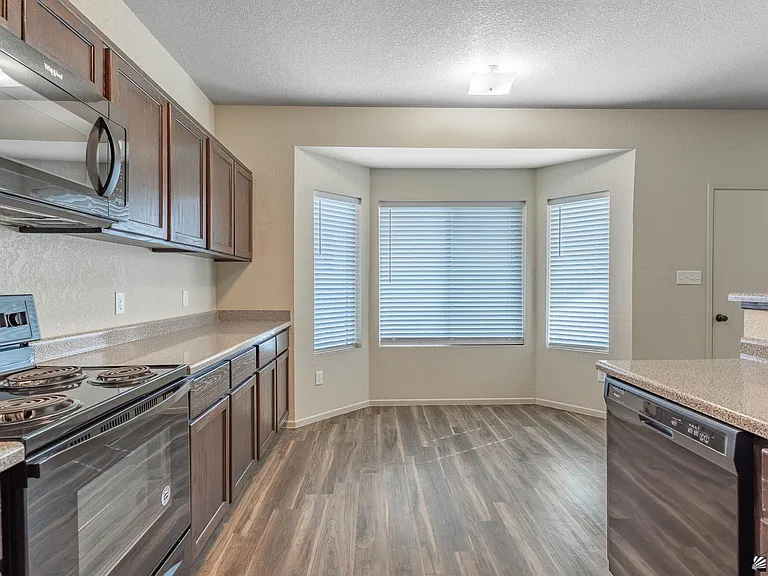 4309 S Ponderosa Trl — Photo 6