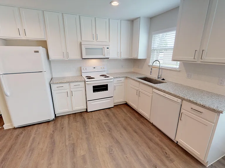 Treemont Apartments — Photo 52