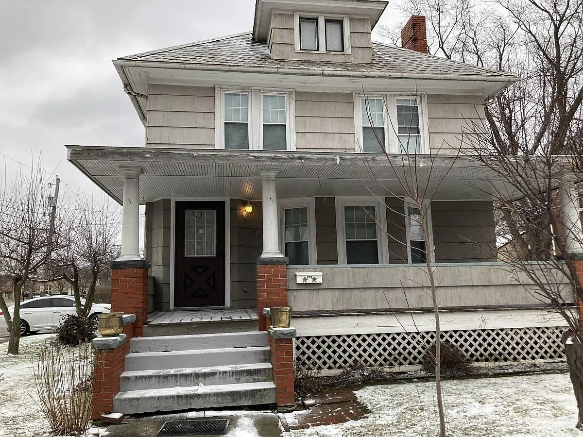 702 West Ave photo 1