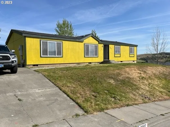3007 SW Overlook Pl, Pendleton, OR 97801