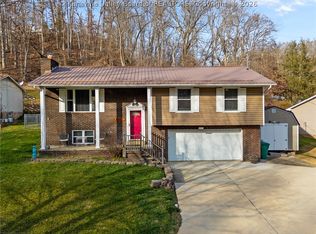 827 Dairy Rd, Poca, WV 25159